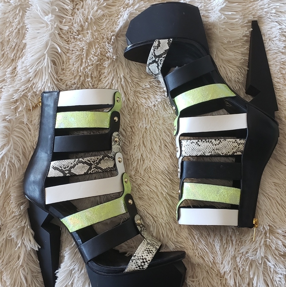 Privileged Jagged Heeled 6" Sandals